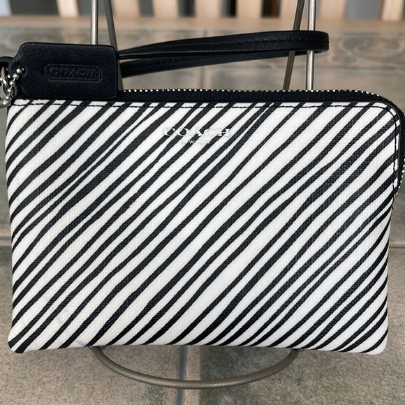 Coach Rehab zebra print wristlet - Picture 3 of 9